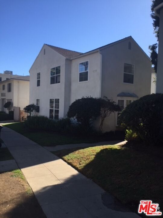 Building Photo - 617 Kelton Ave