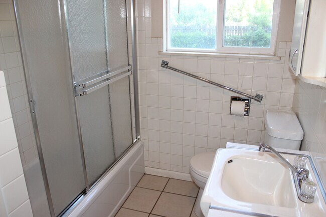 Foto del edificio - 323 W Mulberry St