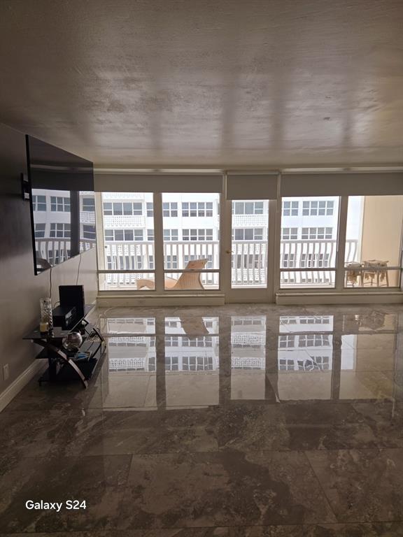 Building Photo - 4020 Galt Ocean Dr