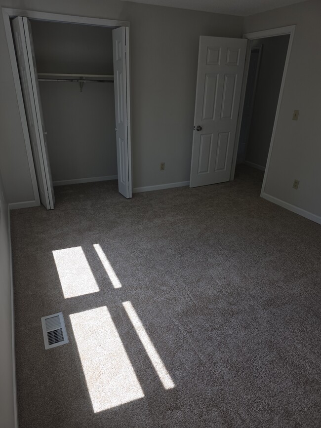 Building Photo - 3115 Larbrook Ct
