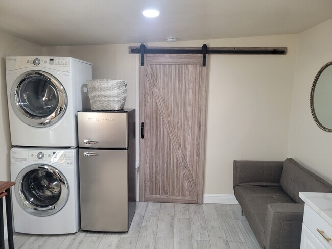 Foto del edificio - 325 Wilson Ave