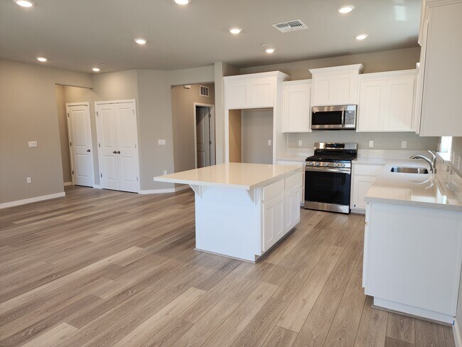 Foto del edificio - 2145 Longmire Loop