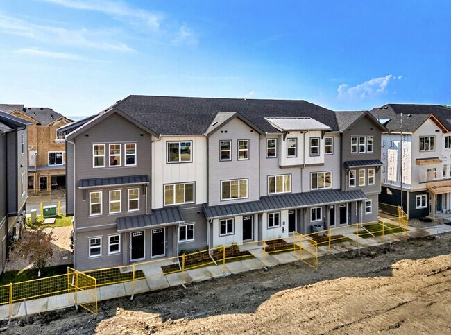 Building Photo - 2231-2281 81 St S W