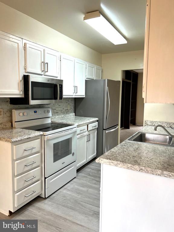 Building Photo - 4502 Canary Ct