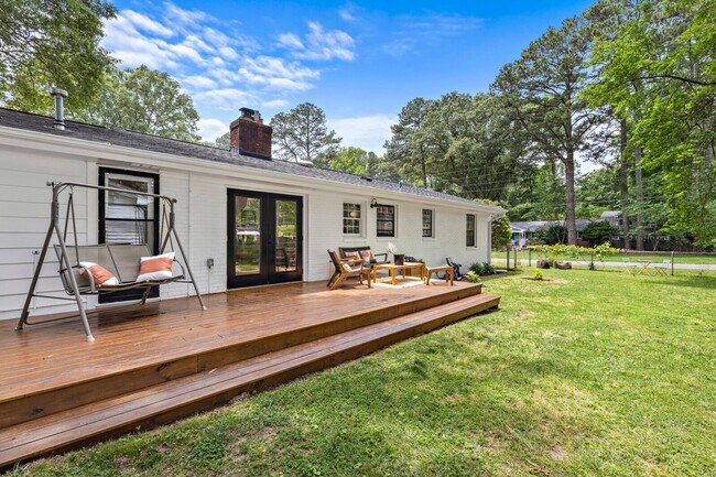Building Photo - Fully Furnished Home, Short Term Leases Op...