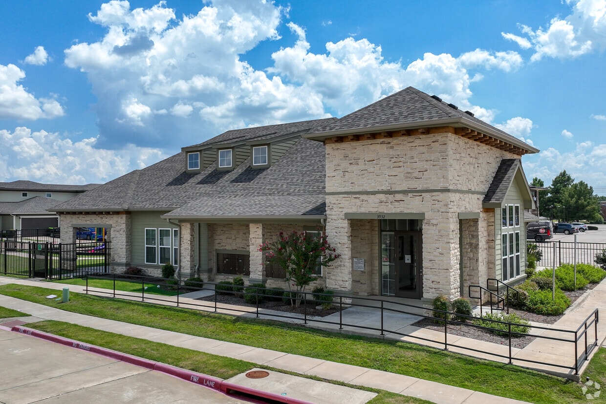 Foto del edificio - Veranda Townhomes