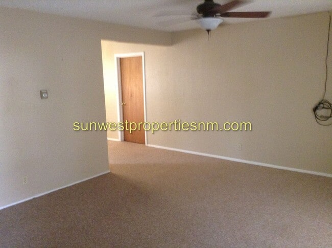 Building Photo - 2 Bedroom, 1 Bath