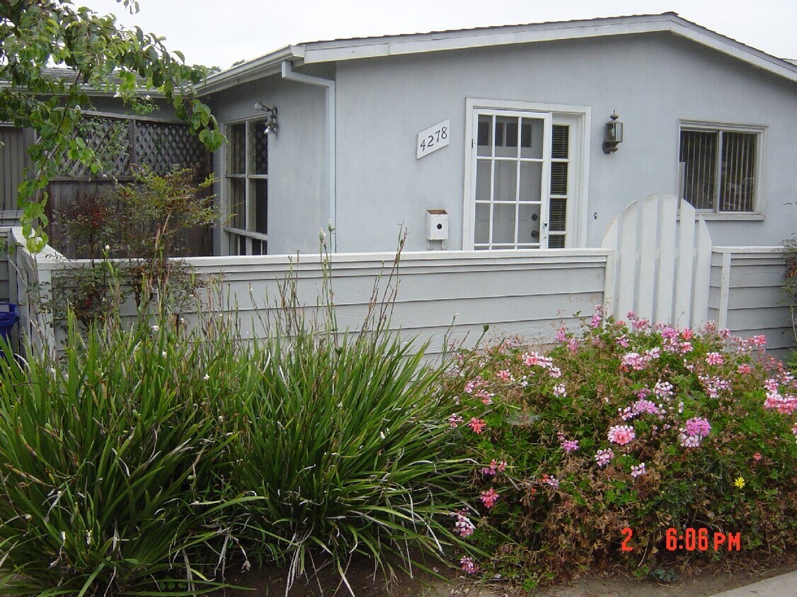Foto principal - 4278 Noyes St