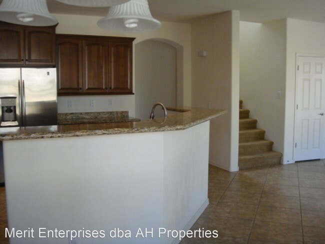 Foto del edificio - 5 br, 3 bath House - 10442 W LOS GATOS DR