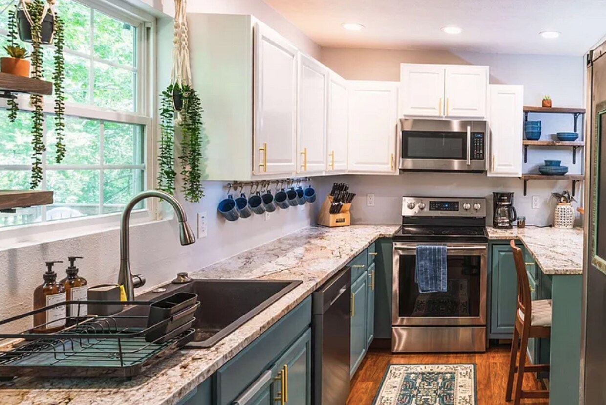 Primary Photo - Adorable home available for rent 9/29/2025!