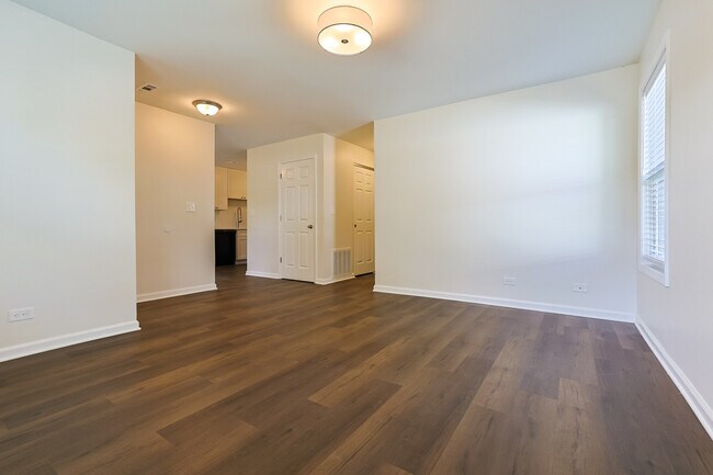 Foto del edificio - 1064 Crestwood Ln