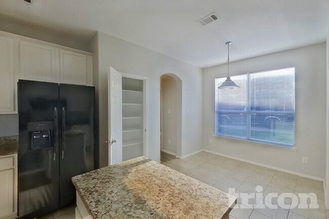 Foto del edificio - 1470 Waldrop Dr