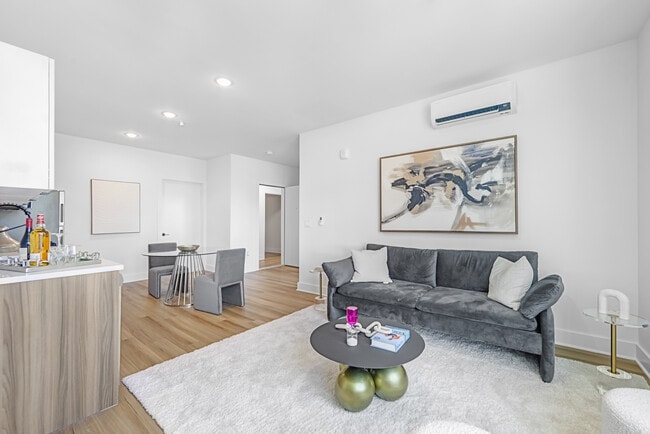 Building Photo - 30-32 McAdoo Ave - ASK ABOUT OUR RENT SPECIAL