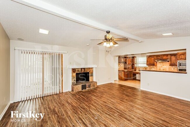 Foto del edificio - 2012 Garden Oaks Dr