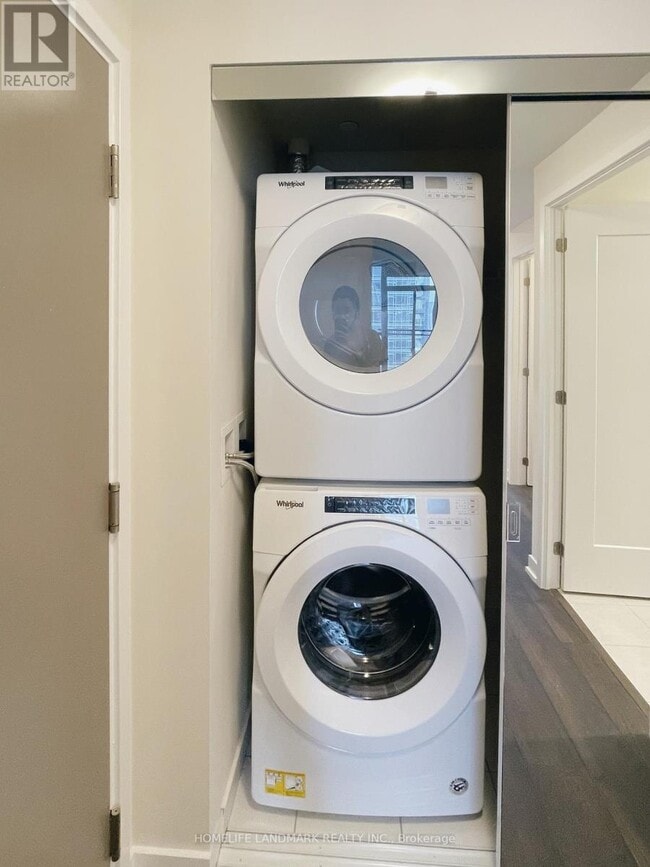 Building Photo - 99 John St