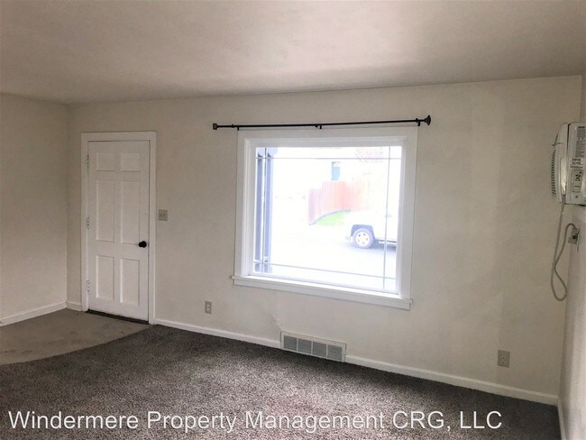 Building Photo - 4 br, 2 bath House - 1501 E 10th St