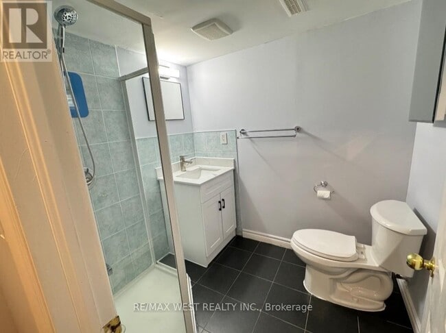 Building Photo - 43 Chiswick Crescent