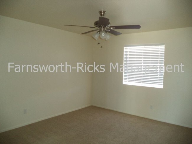 Foto del edificio - 5920 E Albany St