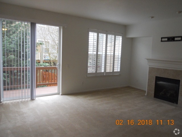 Building Photo - 2136 NE Sheffield Ave