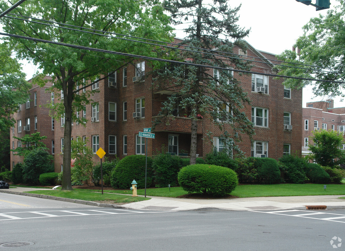 Primary Photo - Claridge House