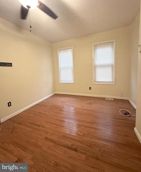 Building Photo - 2926 Erdman Ave