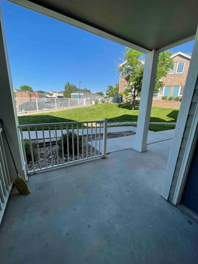 Front Porch View - 2672 S Cathay Way