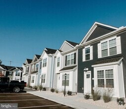 Building Photo - 101-U Pacer Dr