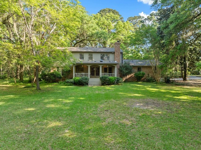 Building Photo - 819 Lake Ridge Dr