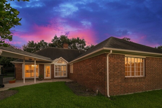 Foto del edificio - 4910 Canterbury Ln