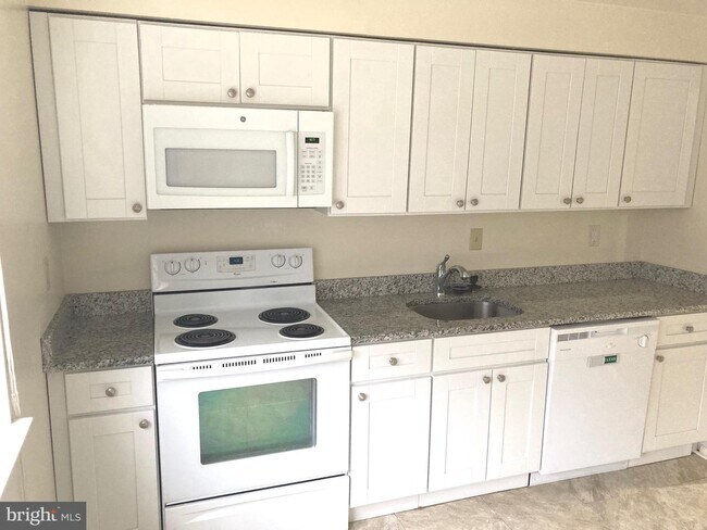 Foto del edificio - 10604 Partridge Ln