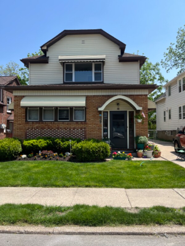 Primary Photo - 64 Reed Ave