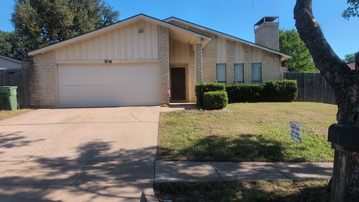 Primary Photo - 3705 Fort Hunt Dr