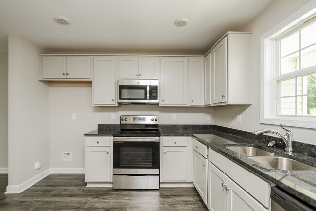 Foto del edificio - 130 Rowan Street S