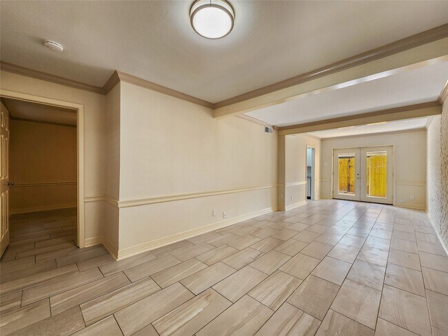 Building Photo - 4040 San Felipe St
