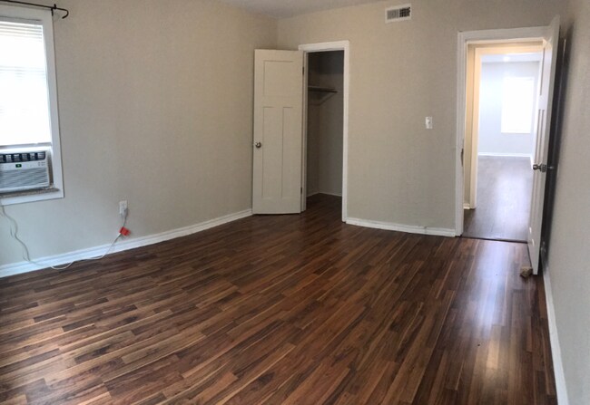 Foto del edificio - 708 NE 25th St
