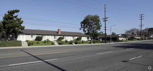 Mauna Loa Lambert Apartments - Brea Grove Residences