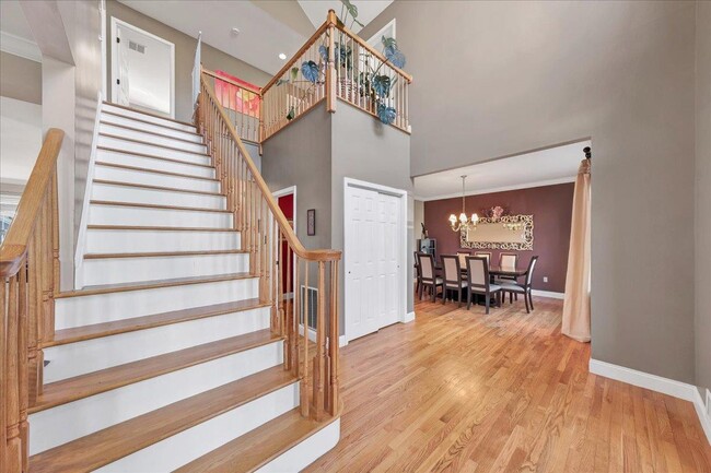 Building Photo - 1034 Rolling Ridge