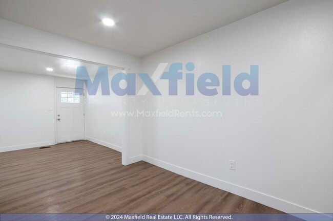 Building Photo - North Salt Lake 2 BD 1 BA Only $500 Deposi...