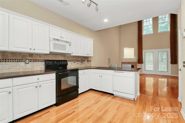Foto del edificio - 16919 Commons Creek Dr