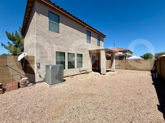 Building Photo - 1023 S San Vincente Ct