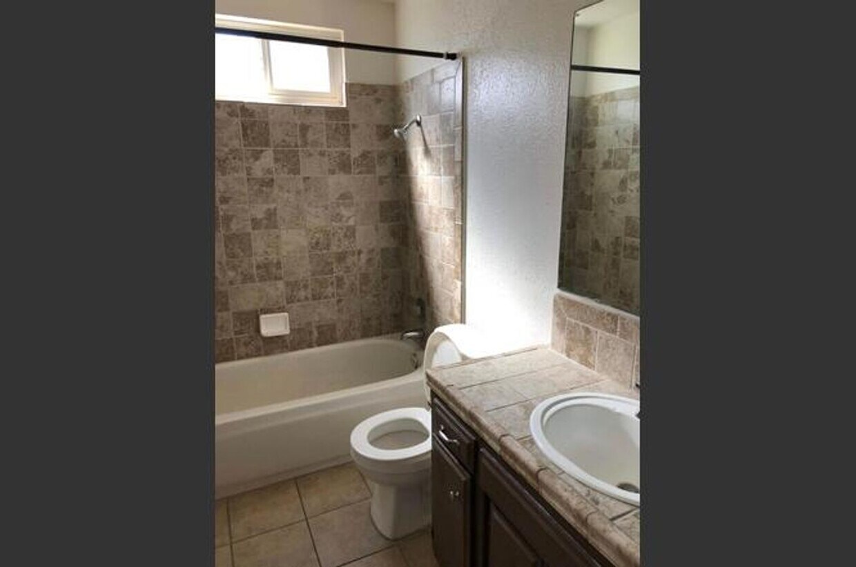 Foto del edificio - 1620 E Yale Ave