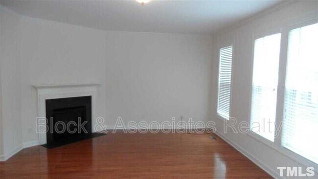 Building Photo - 4024 Abbey Park Way