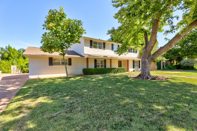 Building Photo - 3209 Brookhollow Rd