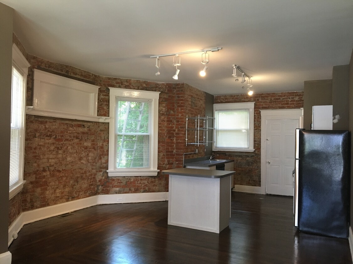 Primary Photo - 223 Kinsey Ave