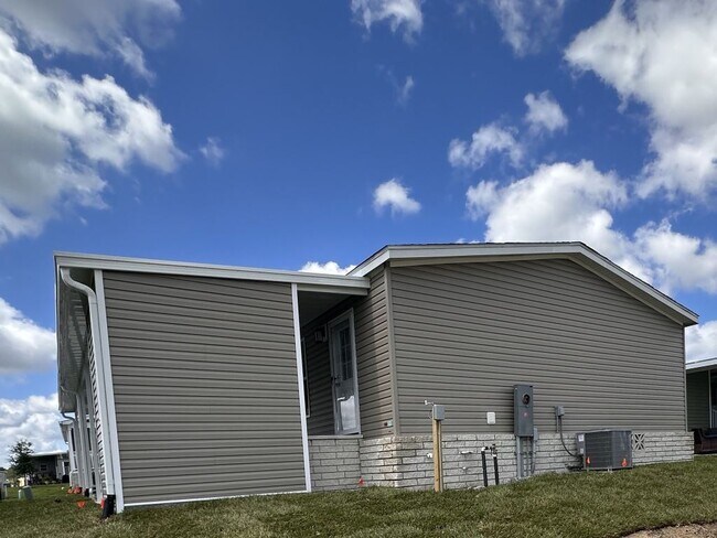 Building Photo - 10787 SW 30th Ct