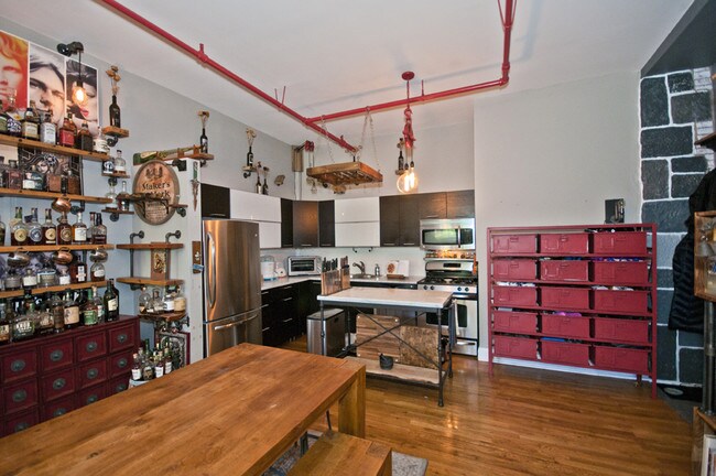 Kitchen view 1 - 52 Webster Ave