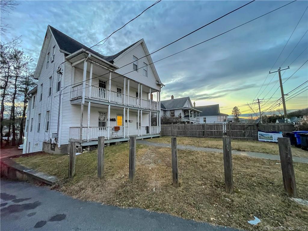 Primary Photo - 311 N Elm St
