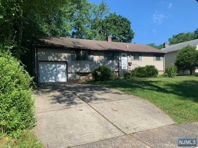 Foto principal - 323 Parkside Dr