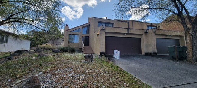 Spacious in the Redlands - Spacious in the Redlands House