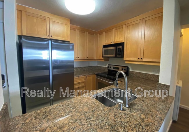 Building Photo - 3520 Lebon Dr
